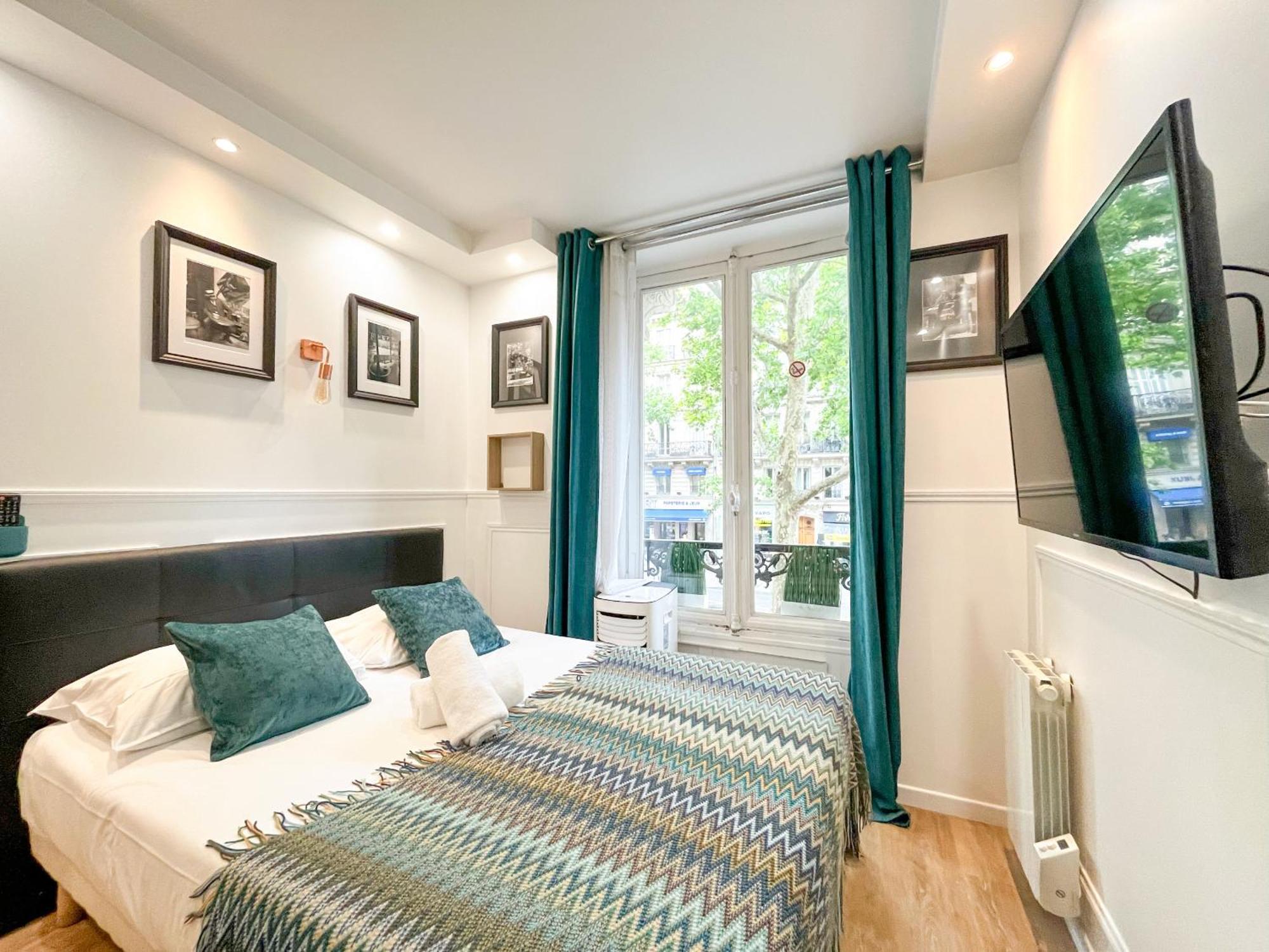 112 - Urban Atelier Saint Michel Apartment Париж Екстериор снимка